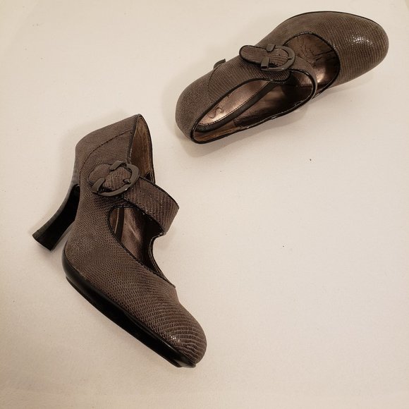 Heels Closed-toe buckle Mary Jane heels - Picture 4 of 16